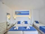 Standard Triple room with balcony