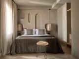 Lifestyle Double Suite with mountain view
