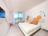 Double room with lateral sea view