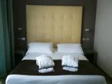 Classic Single room with street view