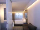 Queen Plus Twin Corner room