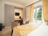 Elegant Double room with view