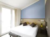 1 Bedroom Apartment with lake view
