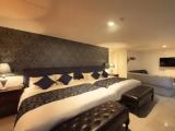 Top Floor Annex Suite