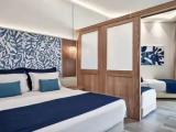 Swim-Up Family Quadruple room with inland view