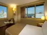Double room with city view