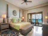 2 Bedrooms Deluxe Master Suite beachfront
