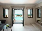 Sharing Pool Double Suite seafront