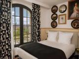 Cozy Double room with balcony and with Eiffel Tower view
