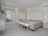 Rise Double Suite (The Pelican Villa)