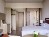 Double room with partial ocean view