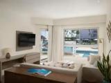 Swim-Up Master Double Suite