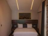 Peerless with Jacuzzi and Fireplace Double Suite