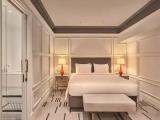Club Lounge Access Double Penthouse Suite with balcony and Big Ben & Thames view