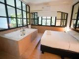 With Jacuzzi Family Suite with garden view