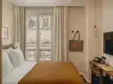 Connecting room