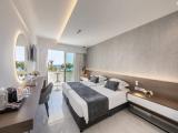 2 Bedrooms Family room with sea view