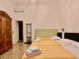 2 Bedrooms (Calle del Mondo Novo) Quadruple Apartment