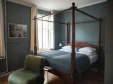 X-Large with Bathtub Double room
