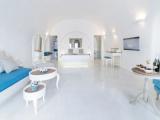 Honeymoon with Outdoor Heated Plunge Pool with Jets Double Suite