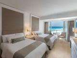 Royale Deluxe room with ocean view