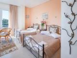 Quadruple room with sea view