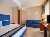 Comfort Quintuple Family room