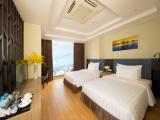 Senior Deluxe Twin room with city view