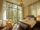 Larose Master Luxury Apartment