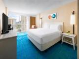 Double room with partial ocean view