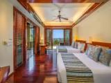 Premium Deluxe Quadruple room with ocean view