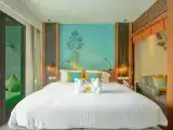 Deluxe Pool Access Double Suite
