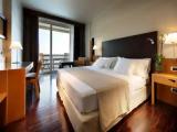 Double room with balcony and with lateral sea view