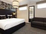 Triple Souterrain room