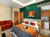 Deluxe Triple Club room