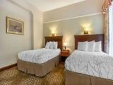 Deluxe Quadruple room with city view