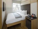 Z Queen room
