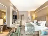 Standard Twin room with land view