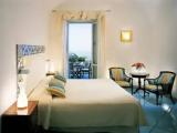 Double room with balcony and seafront
