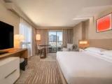 1 Bedroom Corner Accessible Suite