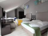 Sextuple room