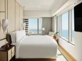 1 Bedroom Horizon Corner Double Suite seafront