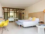 Emerald Double Swim-Up Junior Suite