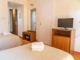 Interconnecting Door room