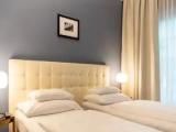 Garten Suite with balcony and Garden Side
