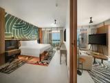 The Presidential Ocean Pool Double Suite