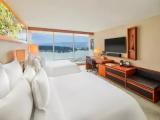 Signature Quadruple room with Harbour and Mountain view