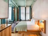 Signature Double Suite