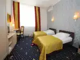 Standard Twin Room – Poseidon Building