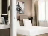 La Parisienne Eiffel Tower view Double Suite